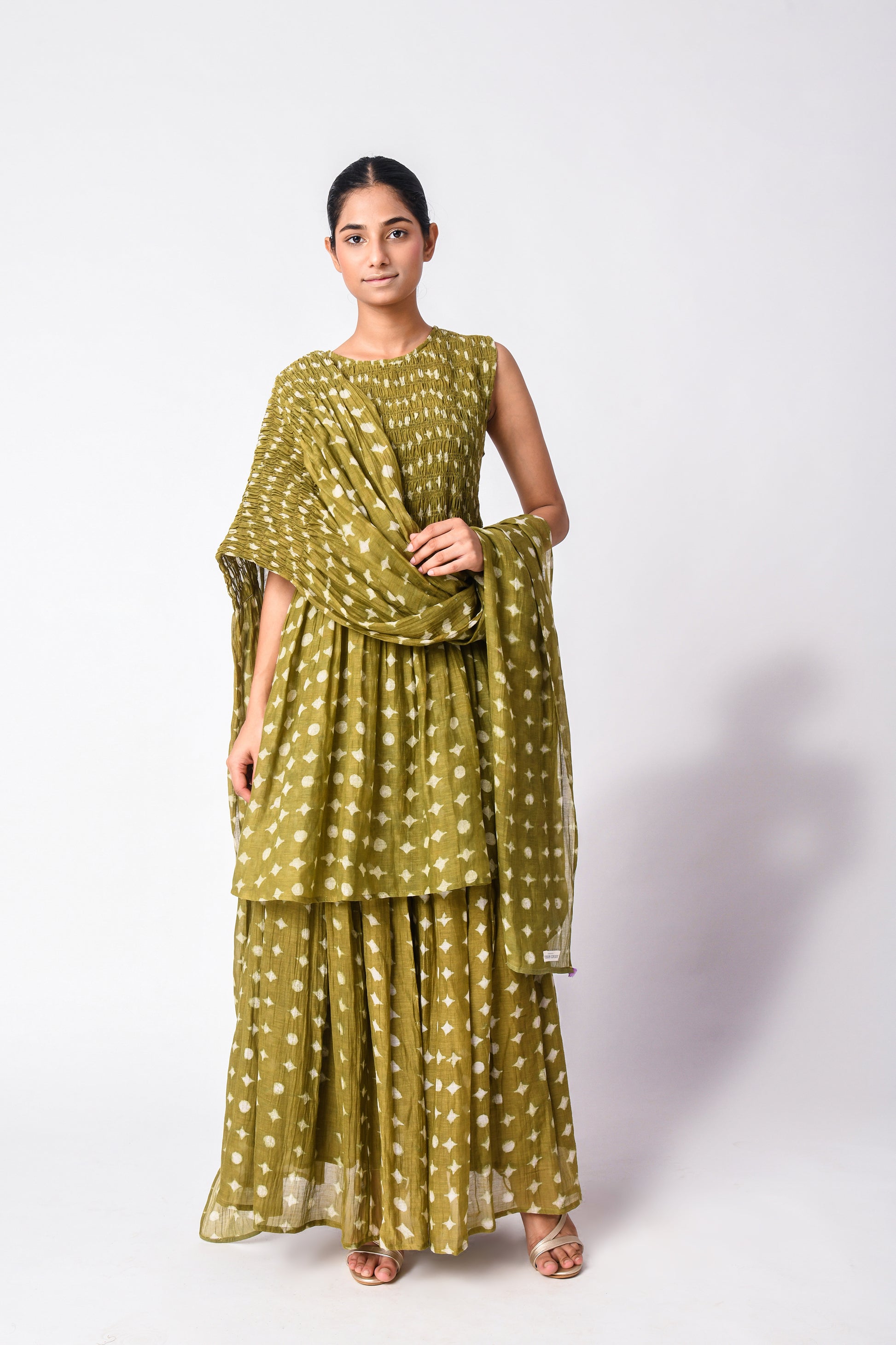 SMOCKY HEENA SET