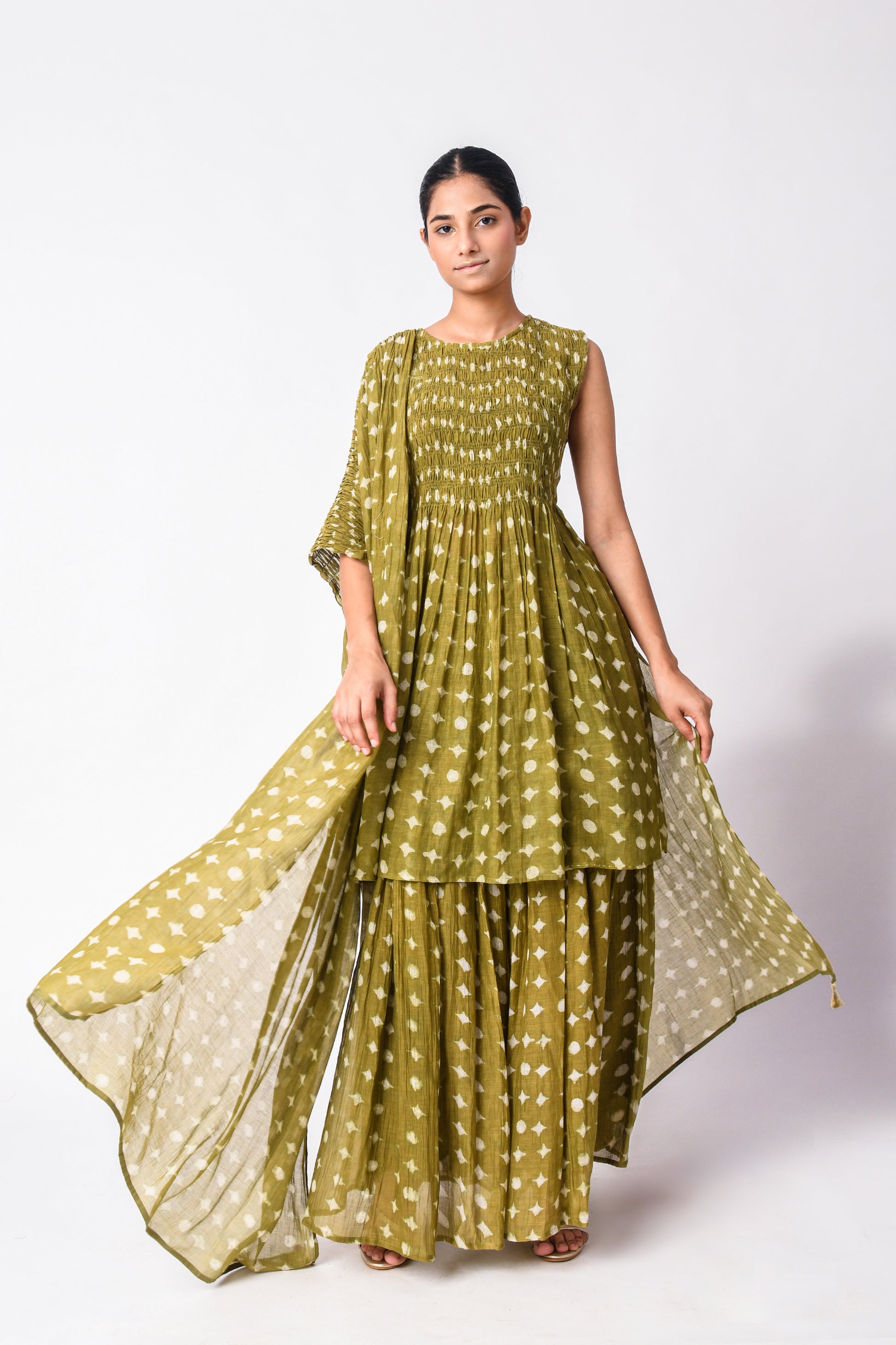SMOCKY   HEENA SET